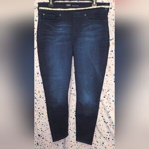 Signature by Levi Strauss Women's Dark Indigo Skinny Jeans